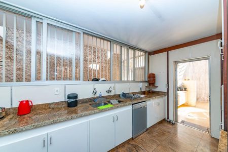 Casa à venda com 355m², 4 quartos e 3 vagasCozinha