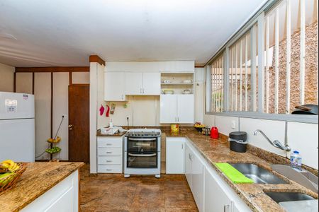 Casa à venda com 355m², 4 quartos e 3 vagasCozinha