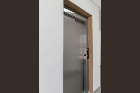 Apartamento à venda com 49m², 2 quartos e sem vagaÁrea comum - Elevador