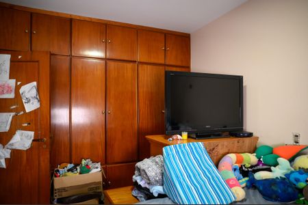 Apartamento à venda com 246m², 4 quartos e 4 vagas Apartamento à venda com 246m², 4 quartos e 4 vagasQuarto 1