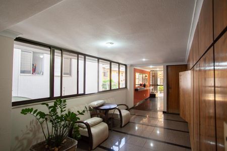 Apartamento à venda com 170m², 3 quartos e 2 vagas Apartamento à venda com 170m², 3 quartos e 2 vagasHall de entrada