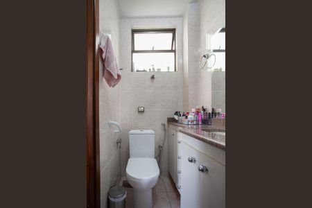 Apartamento à venda com 170m², 3 quartos e 2 vagas Apartamento à venda com 170m², 3 quartos e 2 vagasBanheiro da Suíte