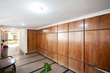 Apartamento à venda com 170m², 3 quartos e 2 vagas Apartamento à venda com 170m², 3 quartos e 2 vagasHall de entrada