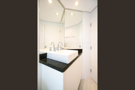 Apartamento à venda com 94m², 3 quartos e 2 vagas Apartamento à venda com 94m², 3 quartos e 2 vagasBanheiro