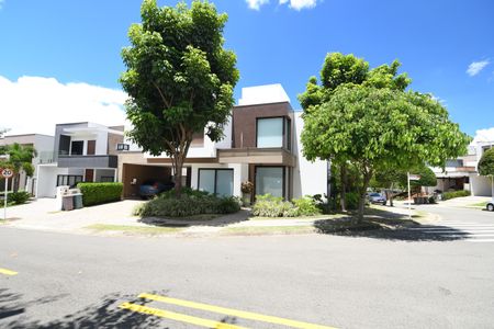 Casa de condomínio à venda com 380m², 3 quartos e 4 vagasFachada