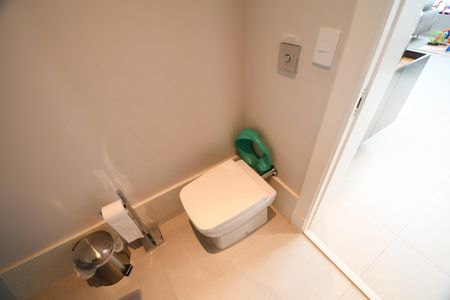 Casa de condomínio à venda com 380m², 3 quartos e 4 vagasBanheiro