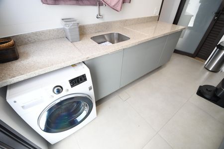 Casa de condomínio à venda com 380m², 3 quartos e 4 vagasÁrea de Serviço