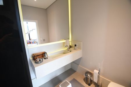 Casa de condomínio à venda com 380m², 3 quartos e 4 vagasBanheiro