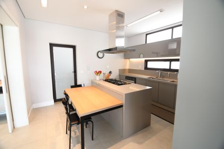 Casa de condomínio à venda com 380m², 3 quartos e 4 vagasCozinha