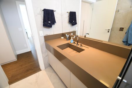 Casa de condomínio à venda com 380m², 3 quartos e 4 vagasBanheiro Suíte