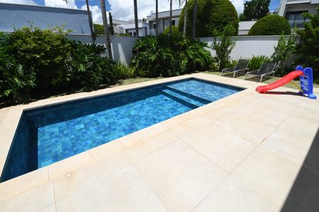Casa de condomínio à venda com 380m², 3 quartos e 4 vagasPiscina