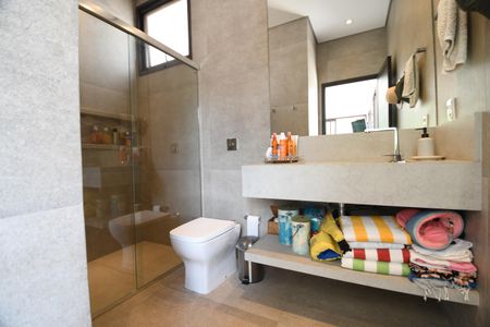 Casa de condomínio à venda com 380m², 3 quartos e 4 vagasBanheiro da Piscina