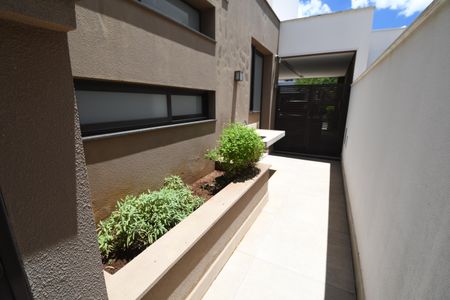 Casa de condomínio à venda com 380m², 3 quartos e 4 vagasCorredor