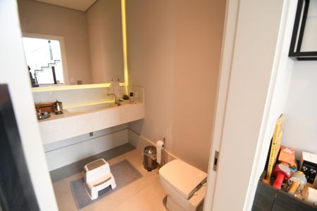 Casa de condomínio à venda com 380m², 3 quartos e 4 vagasBanheiro