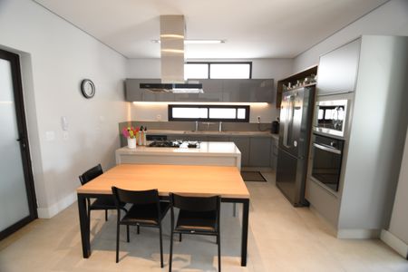 Casa de condomínio à venda com 380m², 3 quartos e 4 vagasCozinha