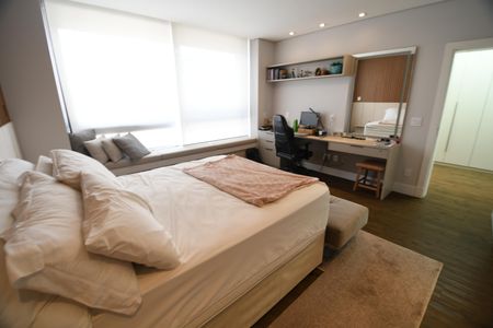 Casa de condomínio à venda com 380m², 3 quartos e 4 vagasQuarto 3 - Suíte