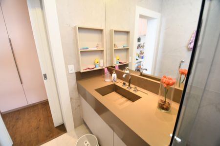 Casa de condomínio à venda com 380m², 3 quartos e 4 vagasBanheiro Suíte