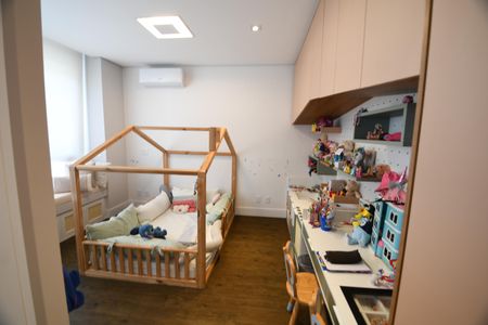 Casa de condomínio à venda com 380m², 3 quartos e 4 vagasQuarto 1 - Suíte