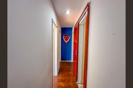 Corredor de apartamento à venda com 3 quartos, 98m² em Laranjeiras, Rio de Janeiro