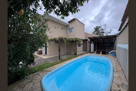 Casa de condomínio à venda com 315m², 4 quartos e 4 vagasÁrea externa