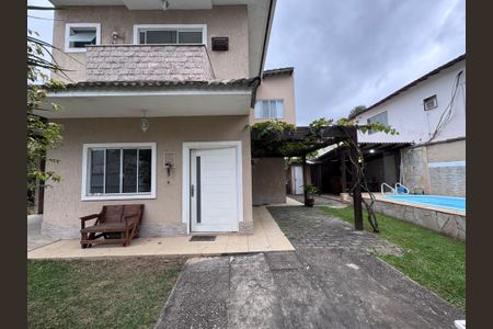 Casa de condomínio à venda com 315m², 4 quartos e 4 vagasÁrea externa