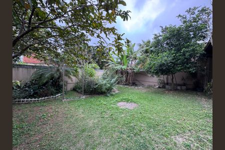 Casa de condomínio à venda com 315m², 4 quartos e 4 vagasÁrea externa