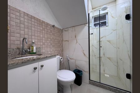 Casa de condomínio à venda com 315m², 4 quartos e 4 vagasBanheiro Social