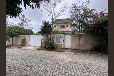 Casa de condomínio à venda com 315m², 4 quartos e 4 vagasFachada