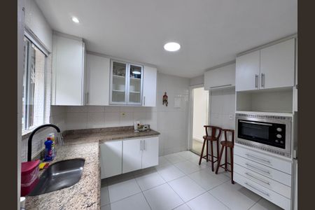 Casa de condomínio à venda com 315m², 4 quartos e 4 vagasCozinha