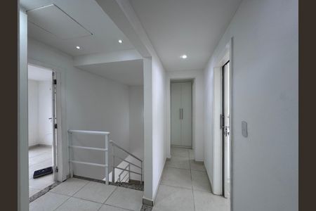 Casa de condomínio à venda com 315m², 4 quartos e 4 vagasHall Íntimo