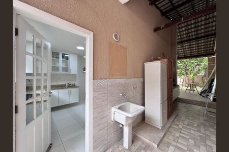 Casa de condomínio à venda com 315m², 4 quartos e 4 vagasÁrea de Serviço