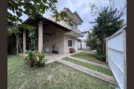 Casa de condomínio à venda com 315m², 4 quartos e 4 vagasÁrea externa