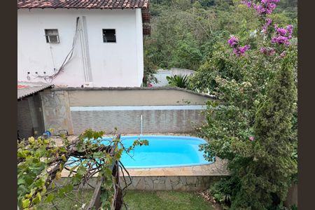 Casa de condomínio à venda com 315m², 4 quartos e 4 vagasSuíte - Varanda - Vista