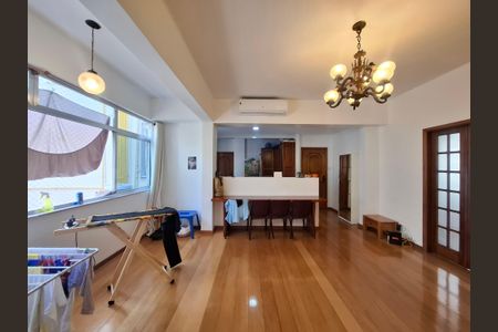 Apartamento à venda com 90m², 2 quartos e sem vagaSala