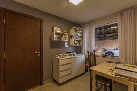 Casa para alugar com 449m², 4 quartos e 6 vagasQuarto de Serviço