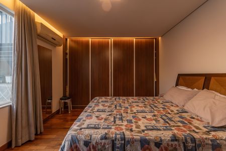 Casa para alugar com 449m², 4 quartos e 6 vagasSuíte 1