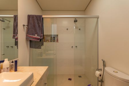 Casa para alugar com 449m², 4 quartos e 6 vagasBanheiro Suíte 2