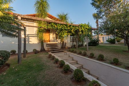 Casa para alugar com 449m², 4 quartos e 6 vagasEntrada 2