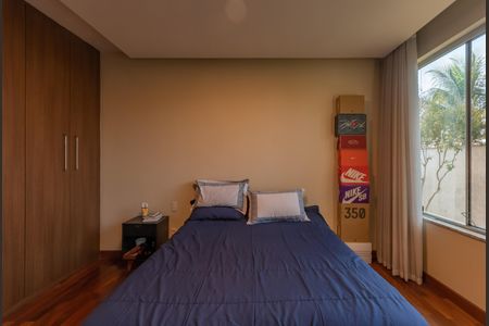 Casa para alugar com 449m², 4 quartos e 6 vagasSuíte 2