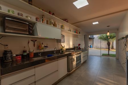 Casa para alugar com 449m², 4 quartos e 6 vagasCozinha