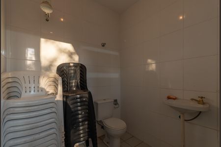 Casa para alugar com 449m², 4 quartos e 6 vagasBanheiro - Edícula