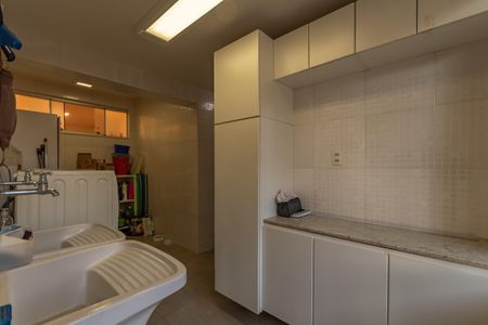 Casa para alugar com 449m², 4 quartos e 6 vagasÁrea de Serviço