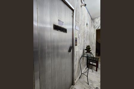 Apartamento para alugar com 56m², 2 quartos e sem vagaElevador