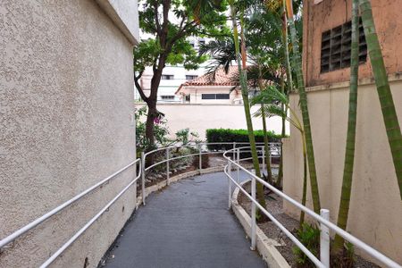 Apartamento à venda com 64m², 2 quartos e sem vagaÁrea comum