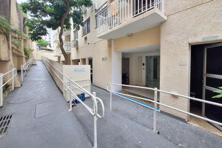 Apartamento à venda com 64m², 2 quartos e sem vagaÁrea comum
