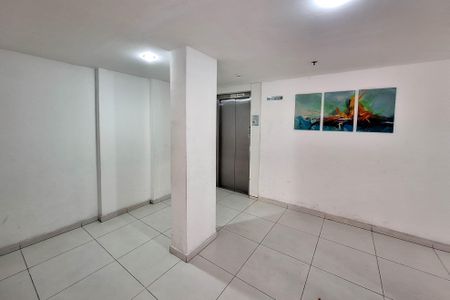 Apartamento à venda com 64m², 2 quartos e sem vagaÁrea comum