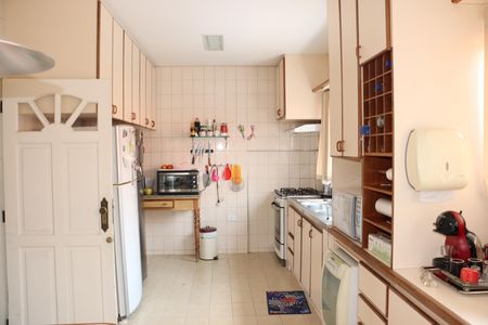 Casa de condomínio para alugar com 320m², 3 quartos e 4 vagasCozinha