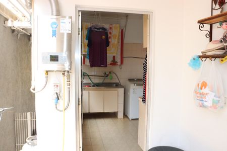 Casa de condomínio para alugar com 320m², 3 quartos e 4 vagasCozinha