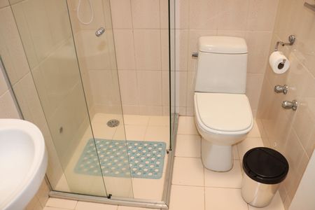 Casa de condomínio para alugar com 320m², 3 quartos e 4 vagasBanheiro da Suíte 2