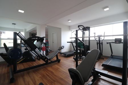 Apartamento para alugar com 70m², 2 quartos e 2 vagasÁrea comum - Academia